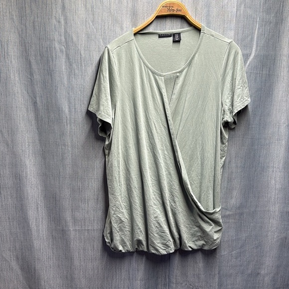 Tahari green short sleeve shirt size 1X - Picture 2 of 7